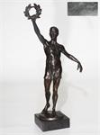 Bronzestatue "Der Sieger".  Franz Iffland, 1862 Berlin  - 1935 ebenda.