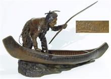 KAUBA, Carl. Wiener Bronze,   Indianer, ein Kanu besteigend. 