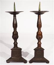 Paar Kerzenleuchter mit langem Dorn, 19. Jahrhundert.