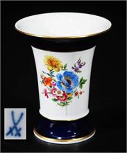 Kobalt-Vase. MEISSEN nach 1934. Modelljahr 1918.