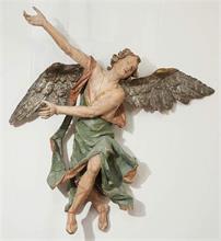 Großer schwebender Barock-Engel mit seitlich schwingenden Arme, Süddeutschland um 1720.