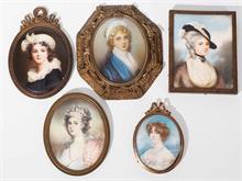Fünf verschiedene Miniatur-Porträts höfischer Damen.