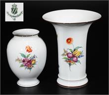 Zwei Vasen, NYMPHENBURG, Marke 1976 - 1997.