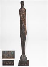 Skulptur ""Stehender Mann", Bronze,  limitiert 88/100, monogrammiert "WS".