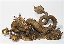 Dragon Skulptur " Drache mit Kugel".