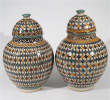 Paar Deckeldosen,  Keramik.  20. Jahrhundert