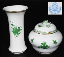 Große Deckeldose/Bonboniere,  Vase. HEREND/Ungarn, 20. Jahrhundert.