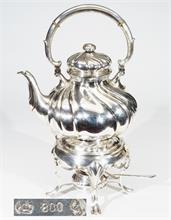 Repräsentativer Teekessel  auf Rechaud. 800er Silber.