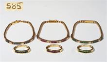 Schmuckset, bestehend aus drei Armbänder mit je 750er Gelbgold und drei Ringe mit  je 585er Gelbgold.