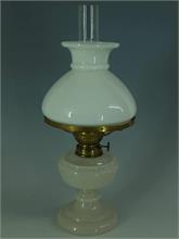 Glas-Petroleumlampe.  Um 1900/20.