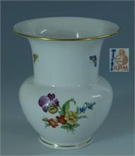 Vase. KPM.  2. Hl. 20. Jahrhundert. 