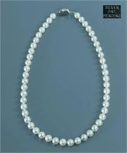 Weiße Akoya Perlenkette. 