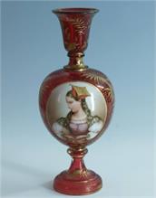 Vase mit Medaillon.  Anfang 20. Jahrhundert.