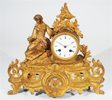 Figürliche Tischpendule im Stil Louis XVI.,  wohl Frankreich  ca. Ende 19.  Jahrhundert.