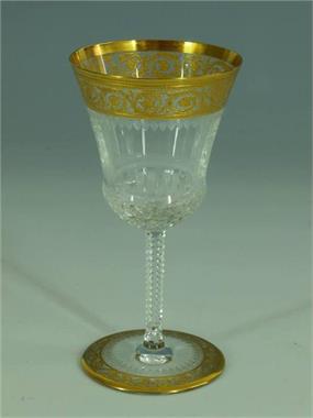 1 Stück Rotweinglas. Saint-Louis-Thistle - 1913 mit Golddekor.