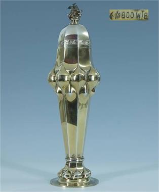Buckel-Pokal 1907 "Offizier Jagdrennen." 800er Silber. 