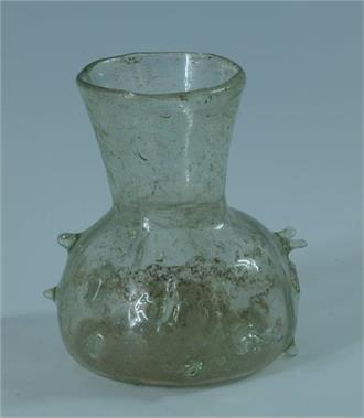Ölfläschen mit Noppen. 1. - 3. Jahrhundert. 