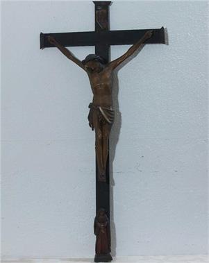 Christusfigur am Kreuz. 