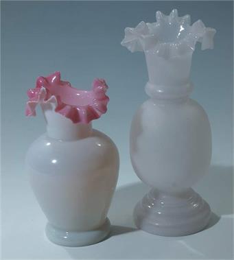 2 Vasen um 1900. 
